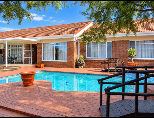 3 BEDROOM HOUSE FOR SALE IN FICHARDT PARK